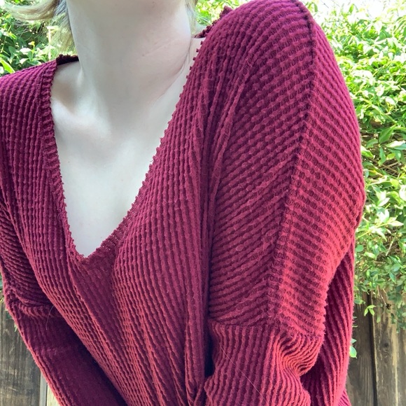 Urban Outfitters Waffle Sweater - Picture 3 of 5